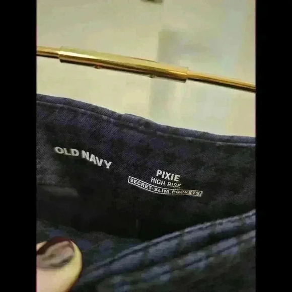 Old Navy high-rise pixie navy blue and black - Picture 4 of 4